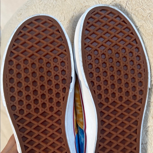 Vans Tie-Dye Sneakers – Juniors Size 6.5 (NWOB) - Picture 6 of 8